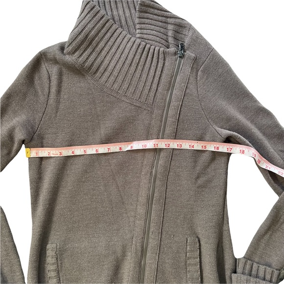 Athleta Chill Factor Asymmetrical Long Cardigan Sweater Sz Medium - Picture 6 of 12